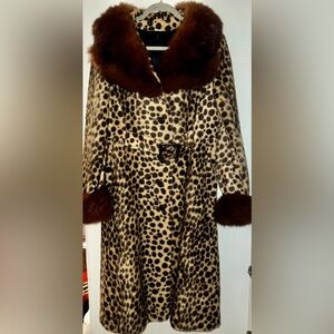 Leopard Print Vintage Faux Fur Coat with Brown Accents